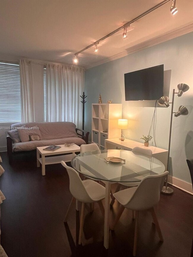 Building Photo - 700 Biltmore Way