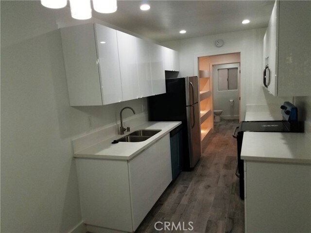 Building Photo - 811 6th Ct