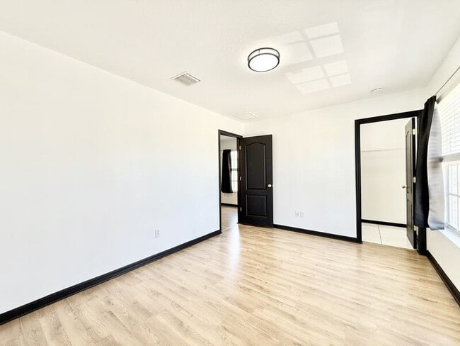Building Photo - 4978 White Sanderling Ct