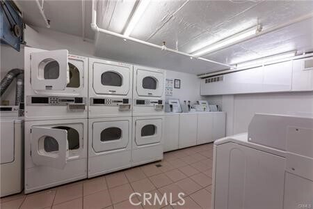 Building Photo - 531 Esplanade