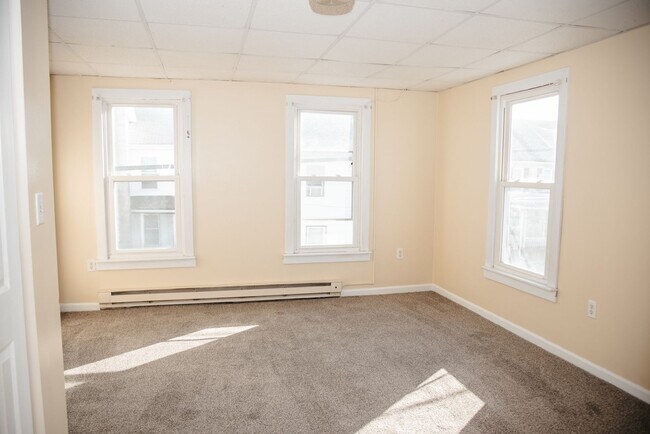 Building Photo - 166 Nissley St