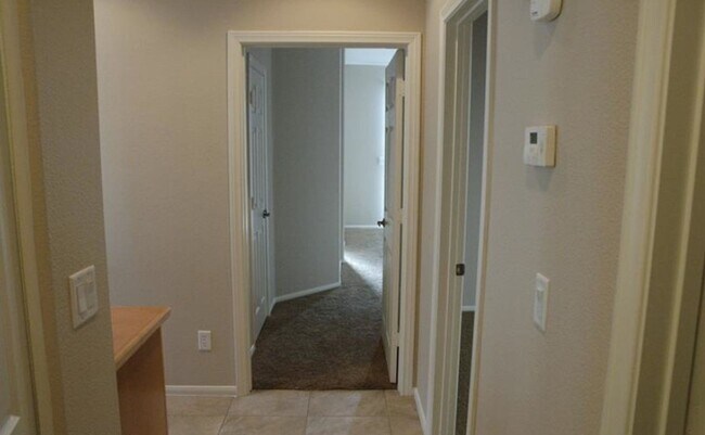 Building Photo - Single Family Home in Gated Community of N Las Vegas