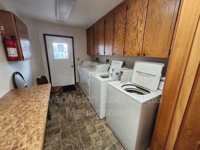 Building Photo - 8607 Corbin Dr