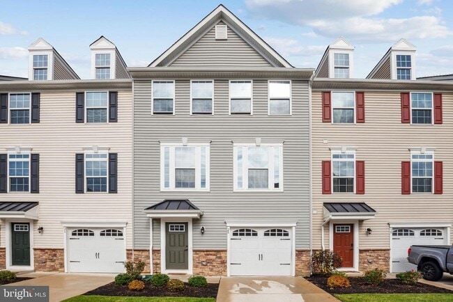 Building Photo - 28 Sparrow Cir