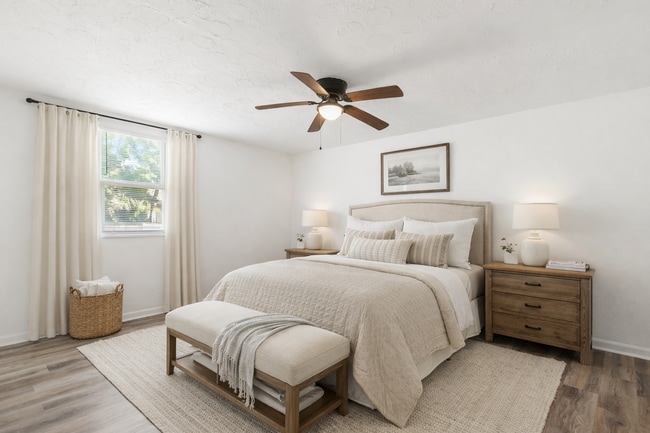 Building Photo - 336 W 18th St