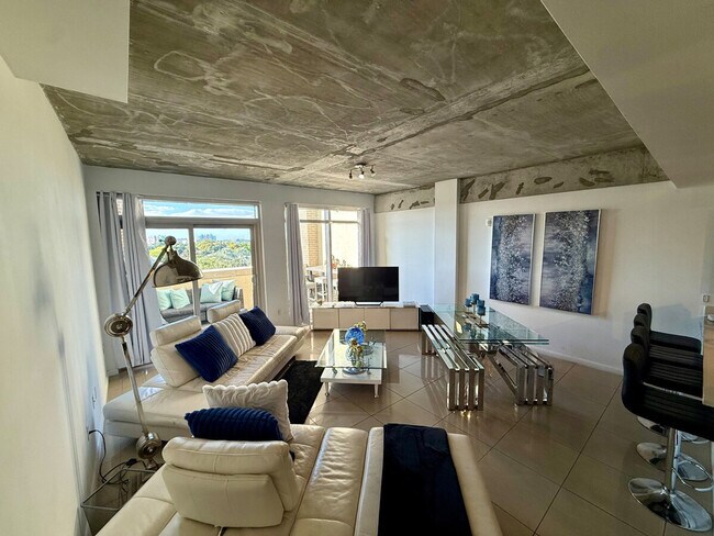 Building Photo - 139 NE 32nd St