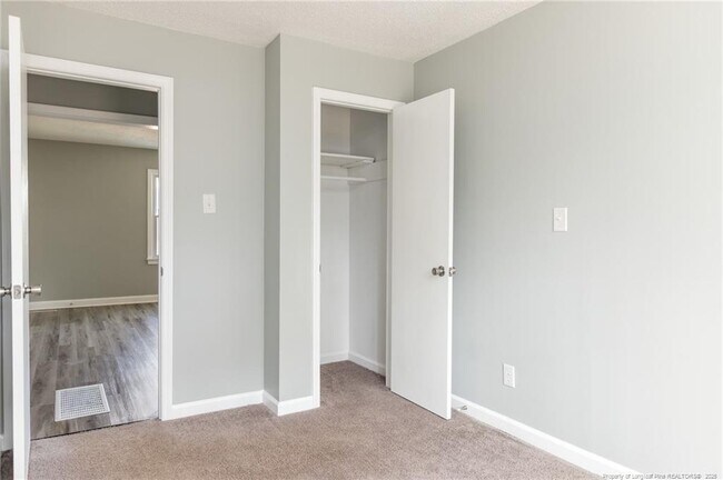 Building Photo - 331 Richmond Dr