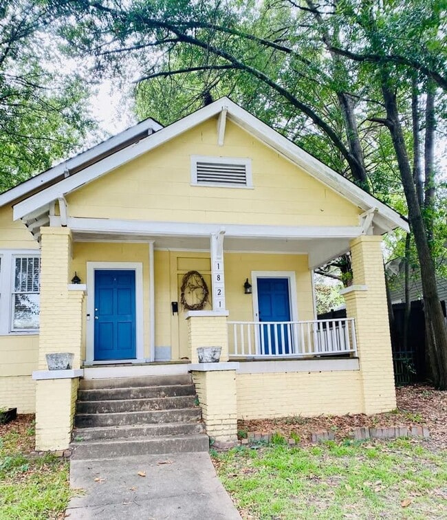 Building Photo - 1821 17th Ave