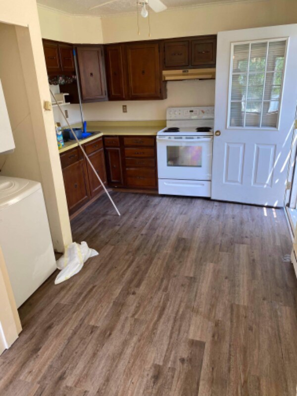 Building Photo - 1125 James River and Kanawha Turnpike