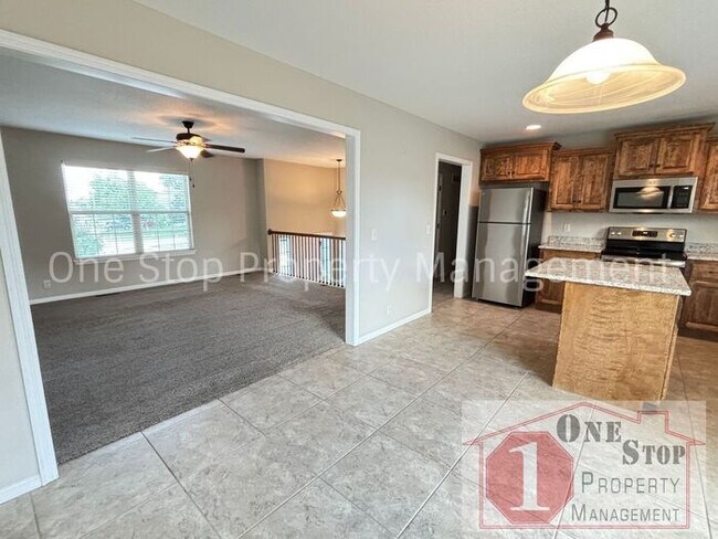 Building Photo - Brand NEW gorgeous 4 bedroom, 3 bath home ...
