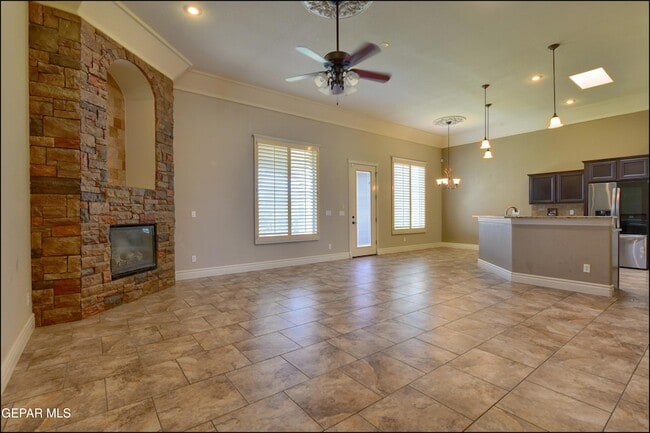 Building Photo - 7379 Black Mesa Dr