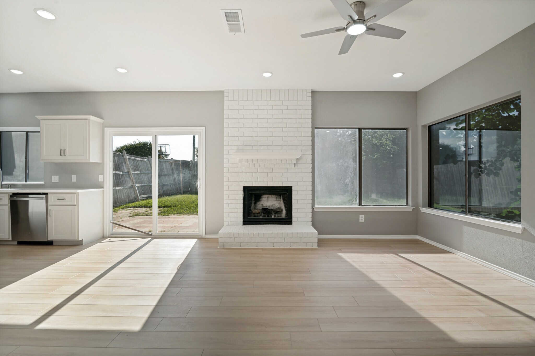 Building Photo - 2700 Cornell Dr
