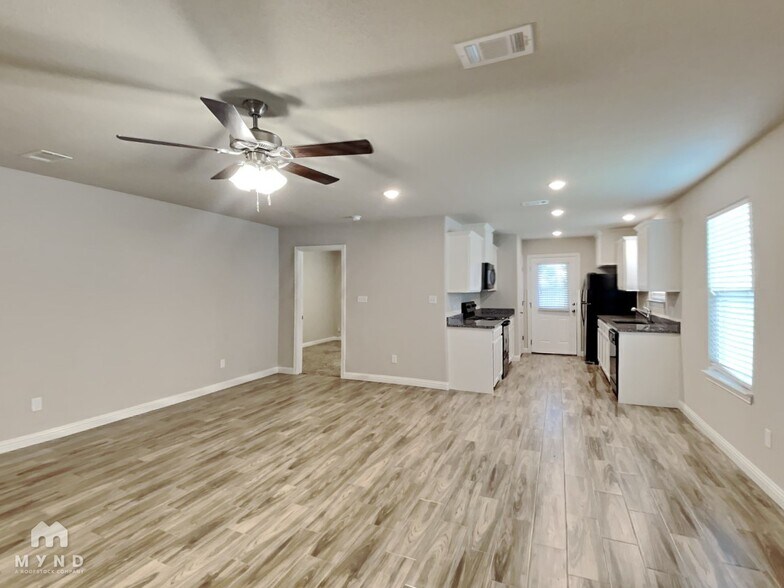 Building Photo - 724 Rolling Terrace Cir