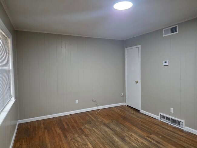 Building Photo - 4535 Beacon Hls Dr