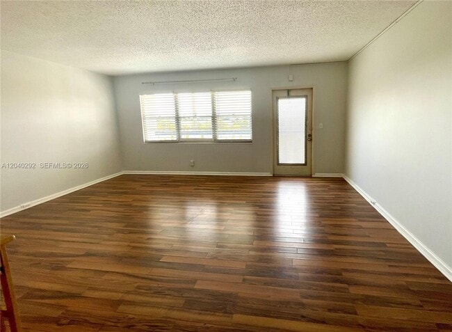 Building Photo - 4031 Harwood D