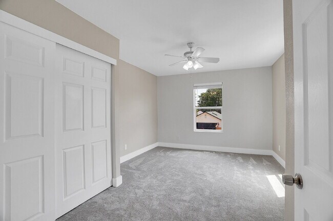 Building Photo - $2,465.00, 2 bed, 1.5 bath, located in Denver