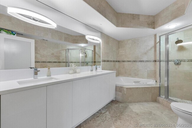 Building Photo - 3100 N Ocean Blvd