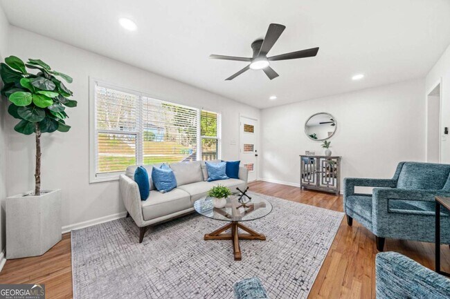 Building Photo - 801 N Evelyn Pl NW