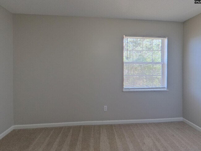 Building Photo - 5 High Glen Ct