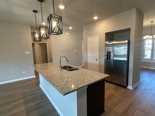 Building Photo - AVAILABLE NOW; APPLY AT OUR WEBSITE TODAY!!