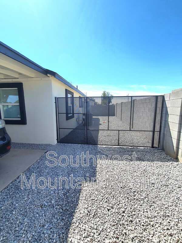 Building Photo - 7404 N 62nd Ave