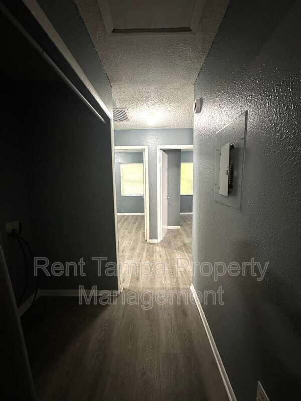 Building Photo - 8304 N Mulberry St
