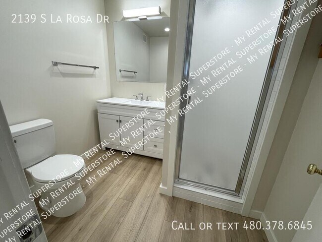Building Photo - 2139 S La Rosa Dr