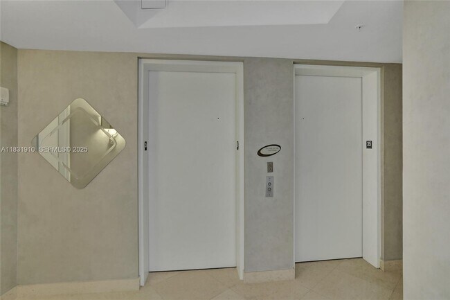 Building Photo - 18101 Collins Ave