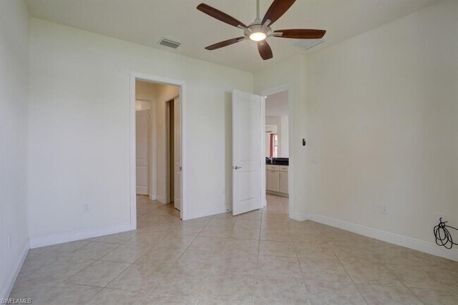 Building Photo - 12762 Fairington Way