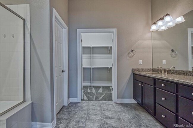 Building Photo - Gorgeous 3B/2B in Anthem Ranch!
