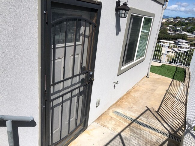 Entrance to Unit B - 1550 Ala Mahamoe St