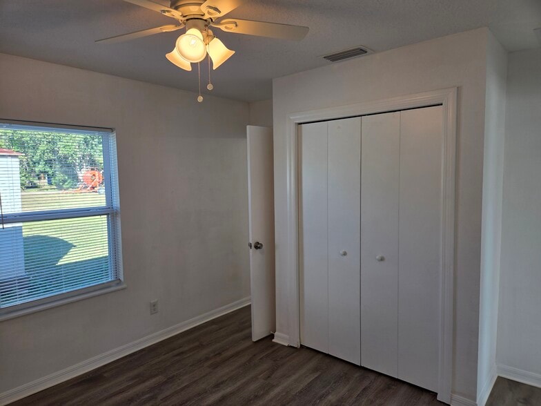 Primary Bedroom - 803 E Hart St