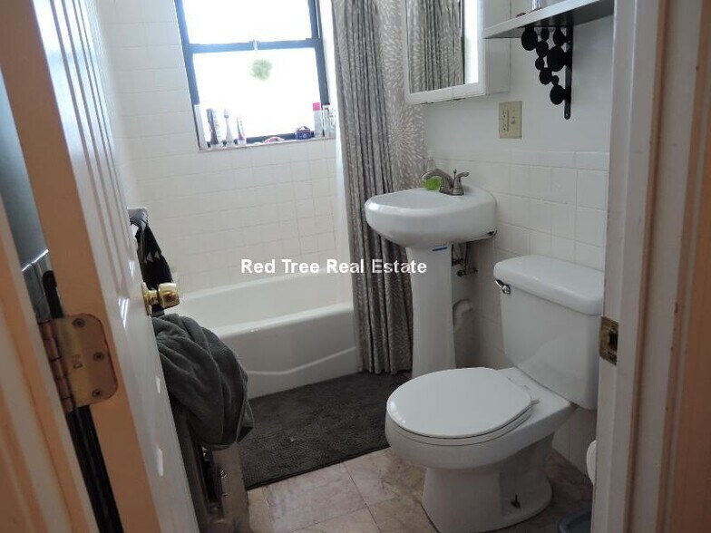 Building Photo - 23 Egremont Rd