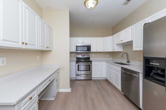 Building Photo - 409 Belmont Cir