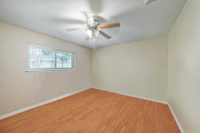 Building Photo - 2018 Westlake Rd