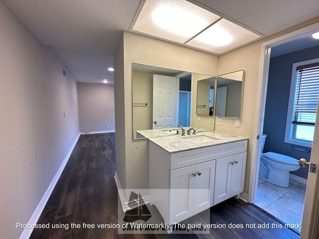 Building Photo - Modern La Cuesta Corner Townhome Near Down...