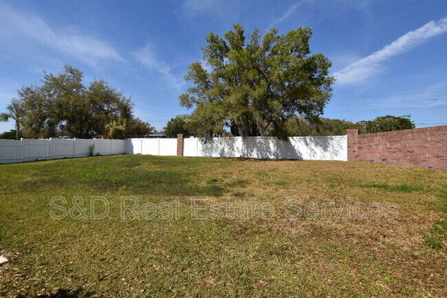 Building Photo - 2830 Hickory Ridge Dr