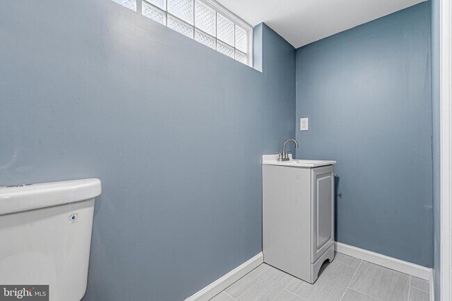 Building Photo - 2410 Keyway