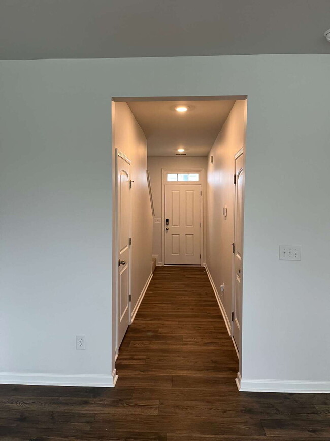 Building Photo - 1083 Pepper Stone Dr