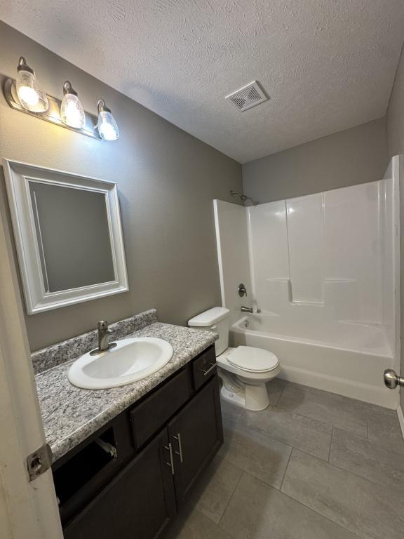 Building Photo - 5849 Geranium Ln