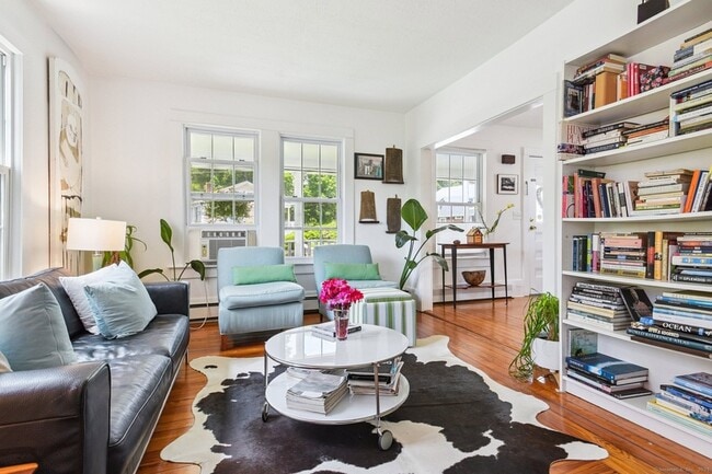 Building Photo - 24 Warren Ave