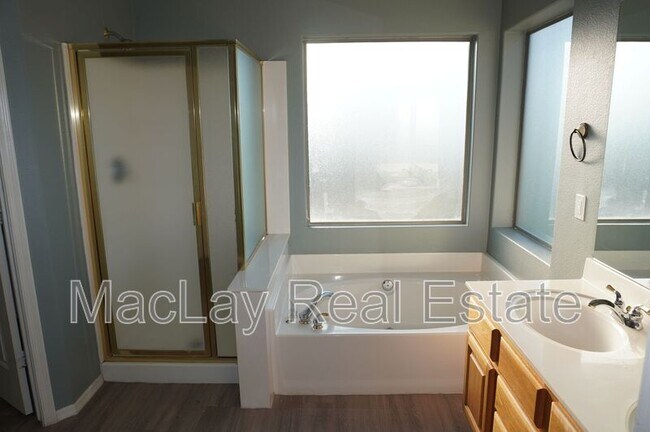 Building Photo - 2600 S Holguin Way