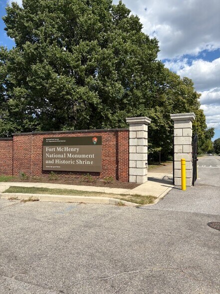 Building Photo - 1408 Steuart St