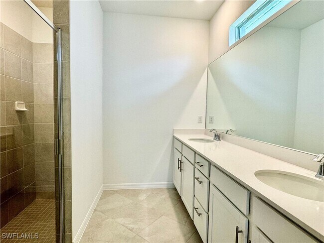 Building Photo - 2258 Avocado Ln