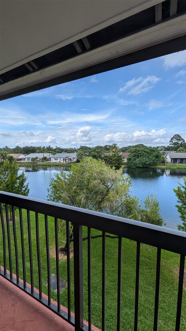 Primary Photo - 9919 Nob Hill Ln