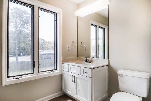 Charming half-bath - 14 Johnston Way
