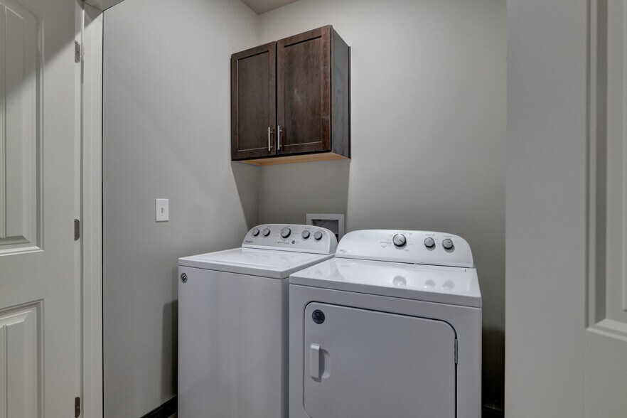 Building Photo - 5614 W 32nd St