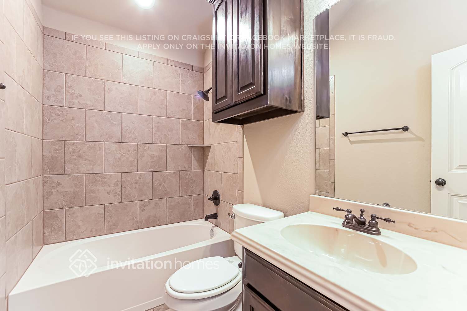 Building Photo - 215 Range Rd