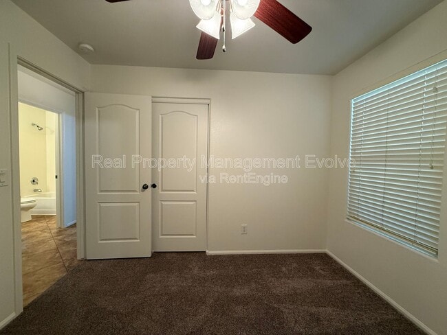 Building Photo - 28418 N 25th Ave