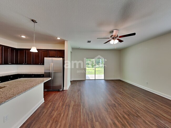 Building Photo - 347 Banyan Frst Dr